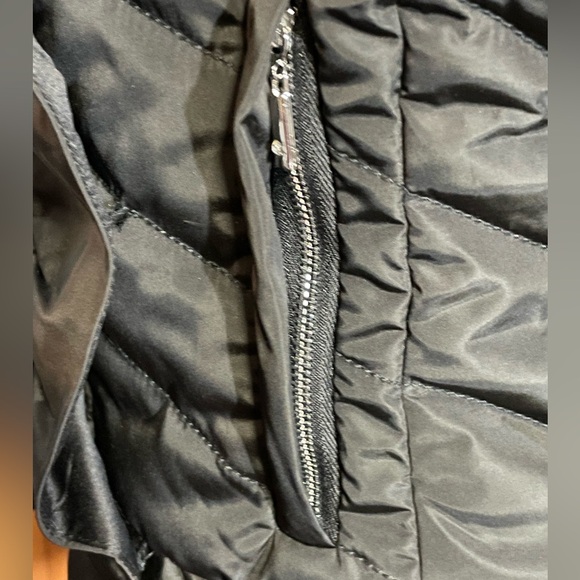 WHBM ruffled puffer vest - Picture 3 of 6